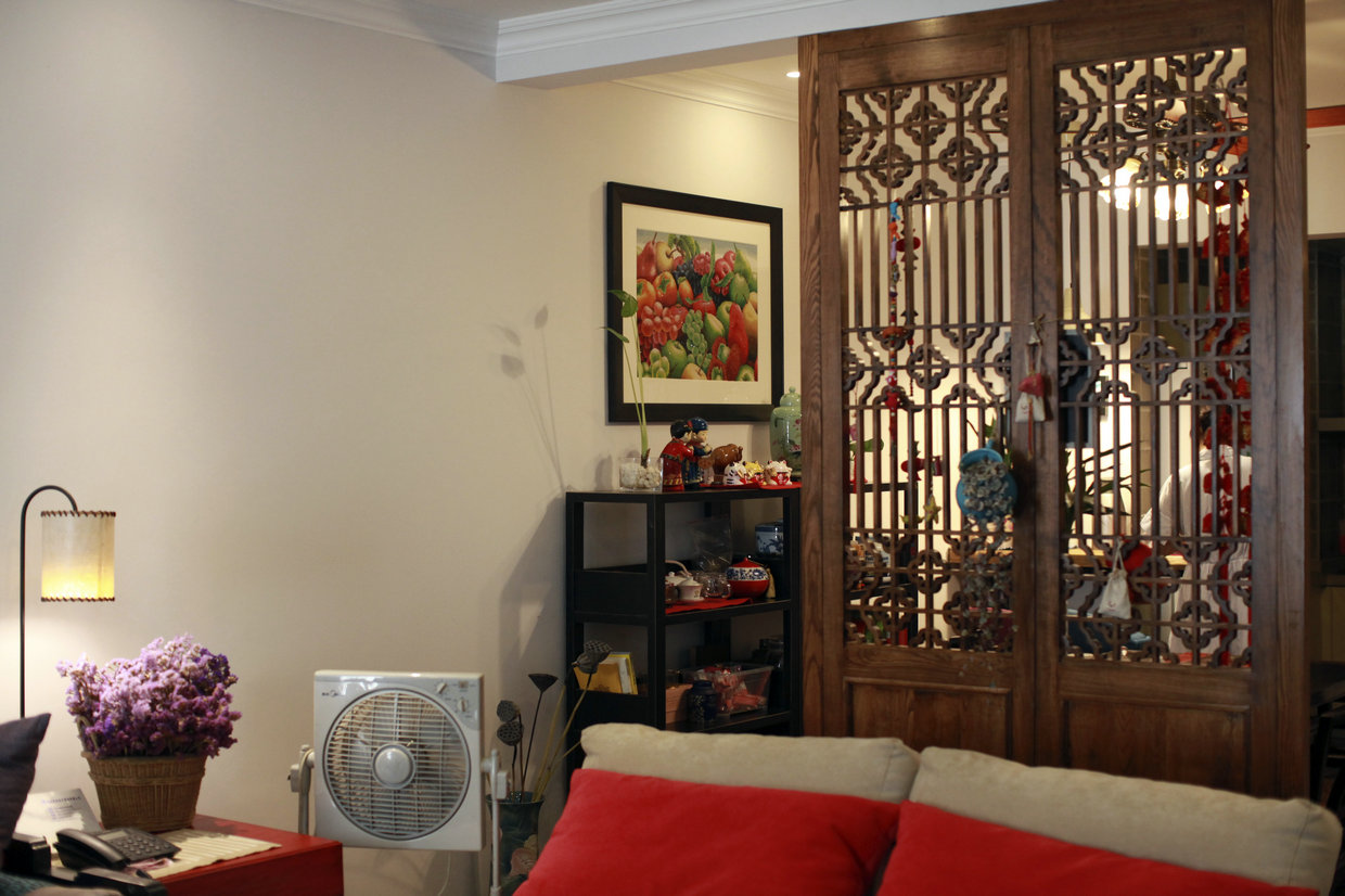 简约 混搭 小资 客厅图片来自成都家和装饰在中式与美式的完美结合的分享