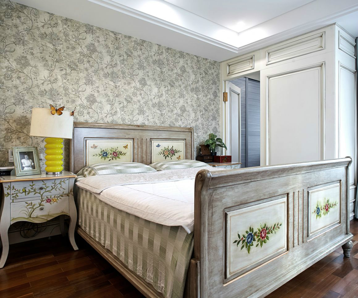 简约 三居 卧室图片来自上海倾雅装饰有限公司在万科世纪花城的分享