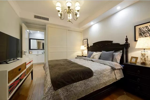 简约 美式 三居 卧室图片来自实创装饰上海公司在96㎡清新简美范儿，别太嫉妒了！的分享