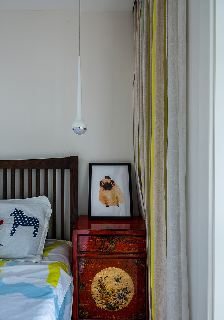 卧室图片来自家装大管家在纯粹而温暖 85平北欧原木空间的分享
