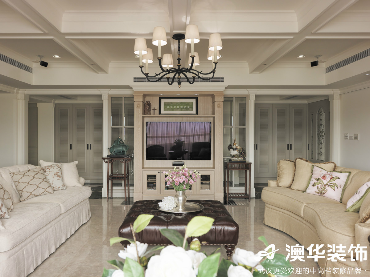 客厅图片来自澳华装饰有限公司在阳光100大湖第别墅美式风格的分享