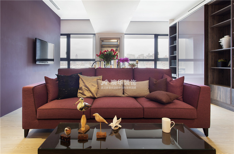 客厅图片来自澳华装饰有限公司在清江泓景·现代摩登腔调的分享