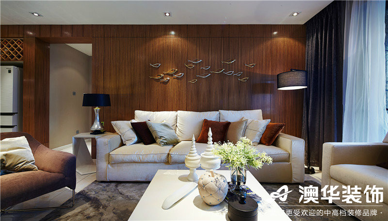 客厅图片来自澳华装饰有限公司在观澜御璟台·港式风格的分享