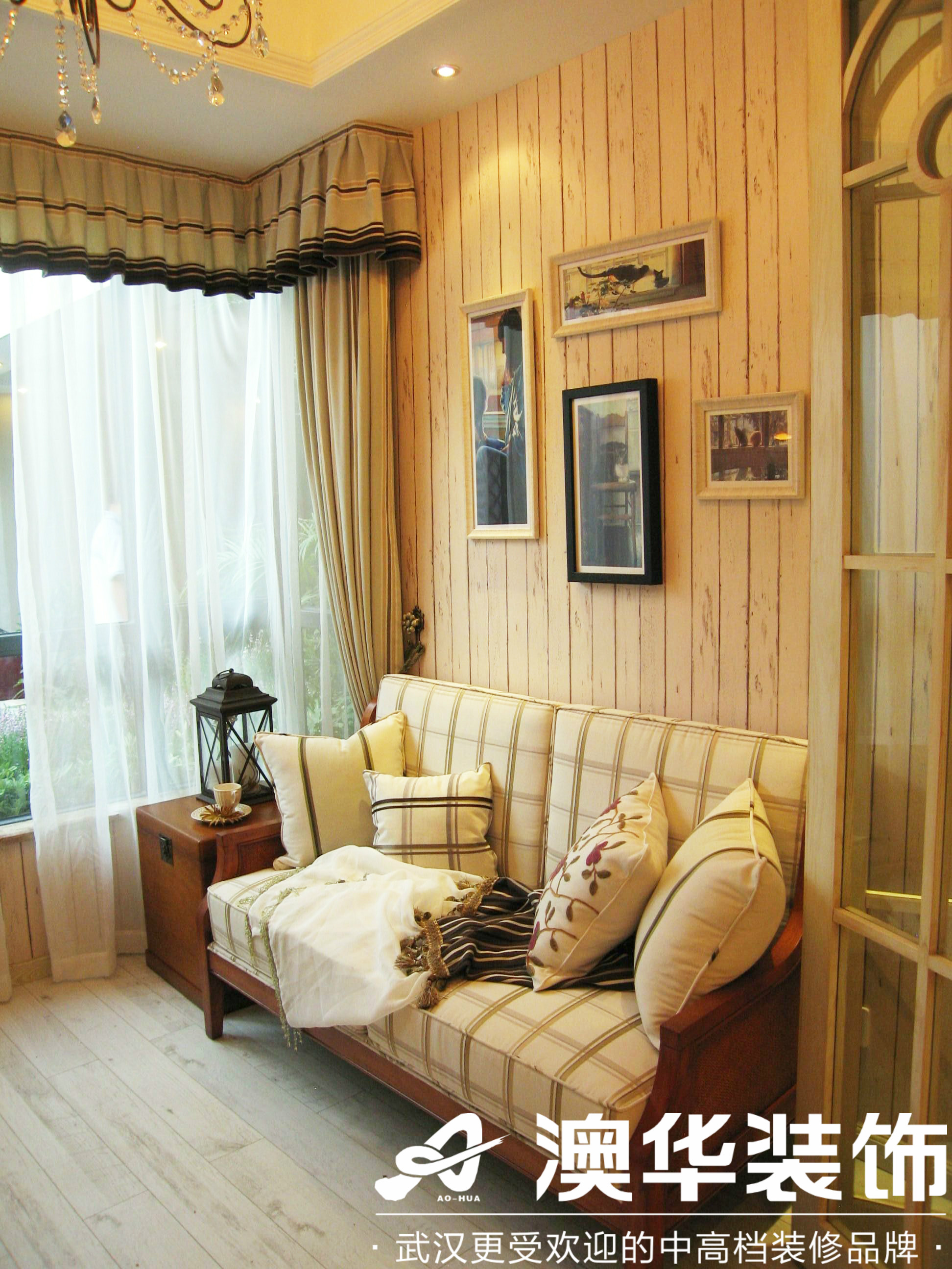 客厅图片来自澳华装饰有限公司在保利拉菲·欧式风格的分享