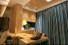 76平两室两厅一厨一卫户型，日式风格。
本案主要采用木色调装饰，配上一些色彩鲜艳的点缀，给业主一个温暖的家。