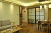 95平三室两厅一厨一卫户型，日式风格。
主题色调以苹果绿和原木色为主，整体风格很是简约，没有过多的造型。