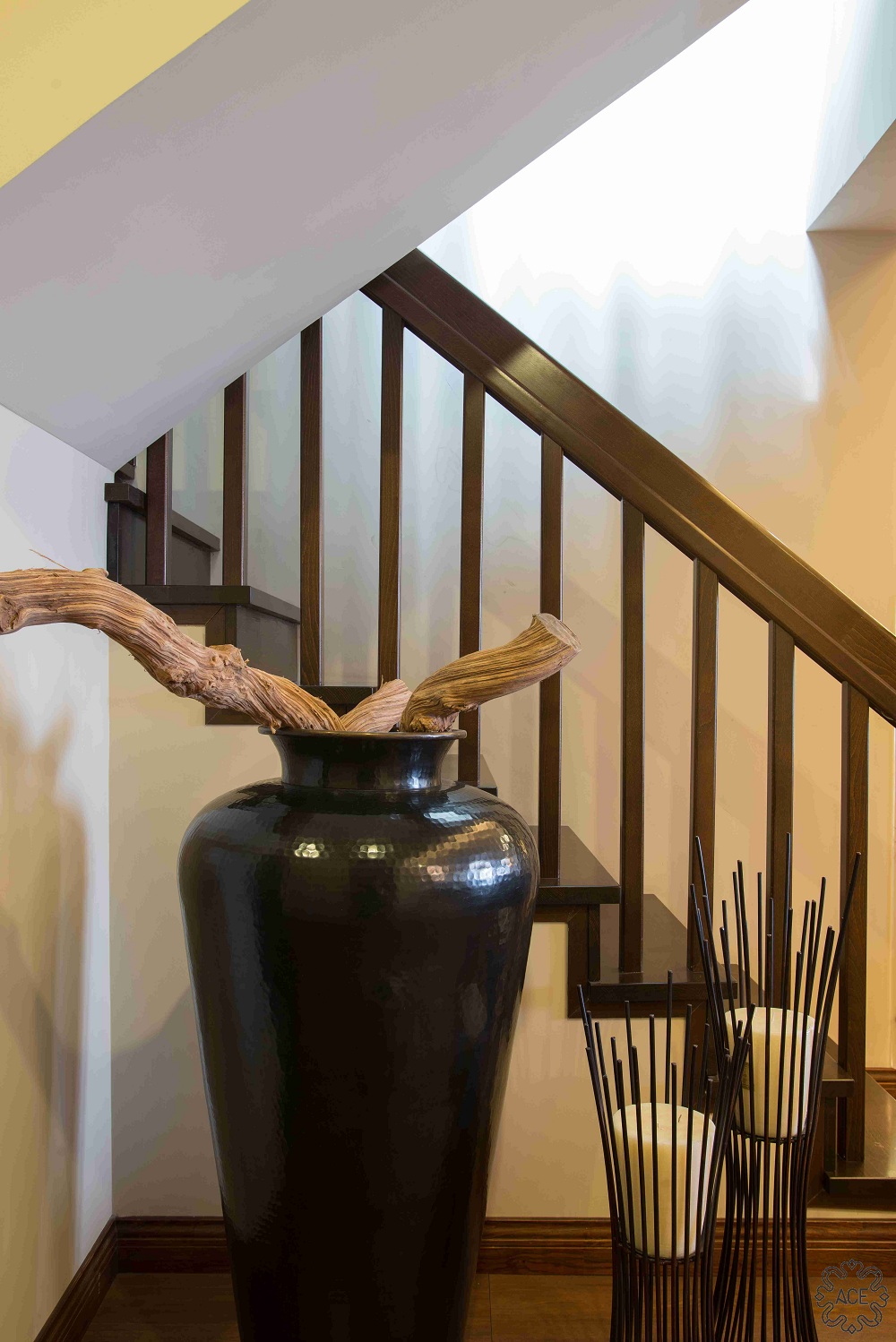 大气 独立又联系 尊贵古典 健康优雅 楼梯图片来自谢辉室内定制设计服务机构在流淌在在过去的情怀里的分享