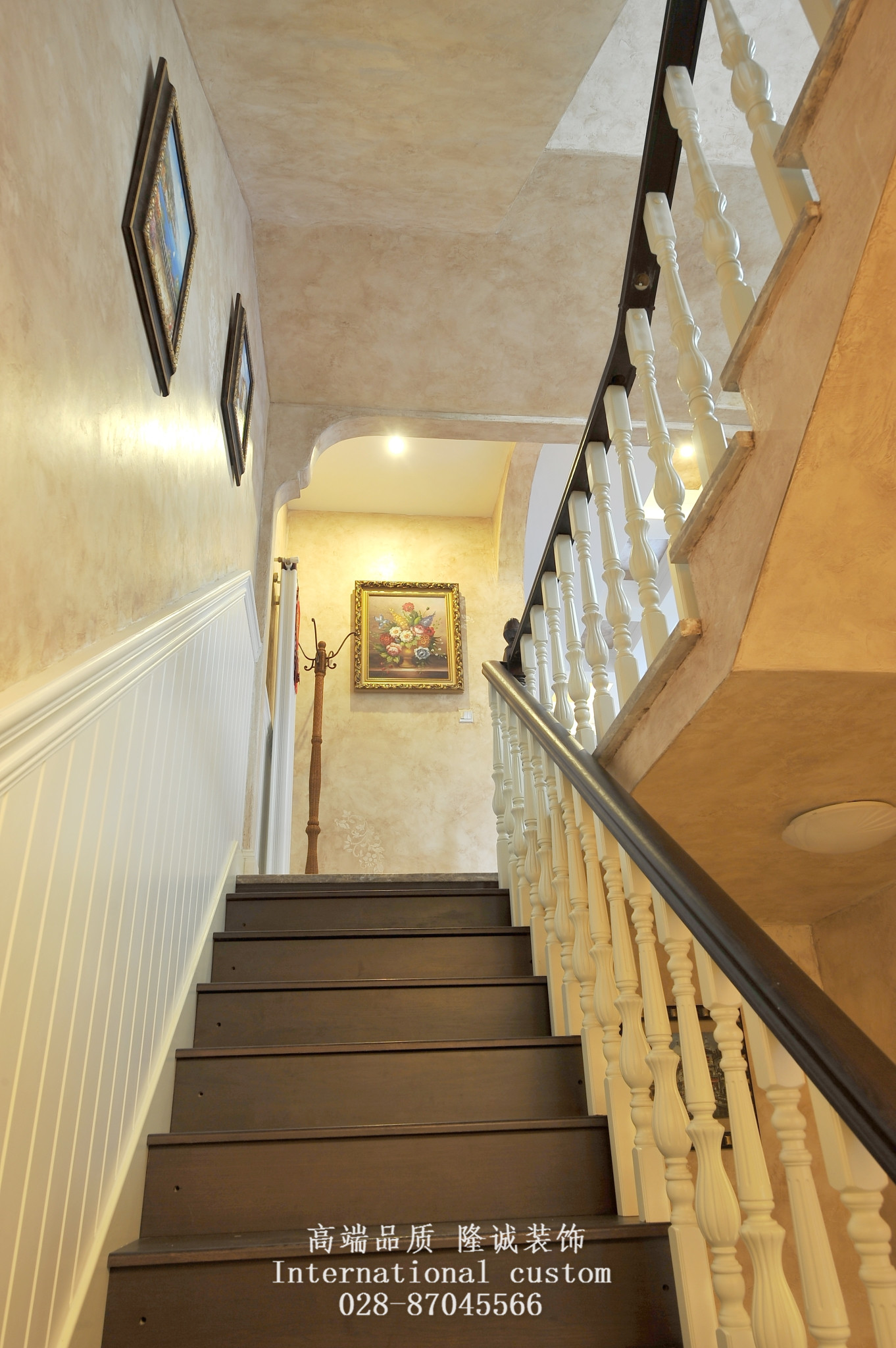 别墅 美式 舒适 温馨 收纳 80后 旧房改造 楼梯图片来自fy1831303388在香瑞湖的分享