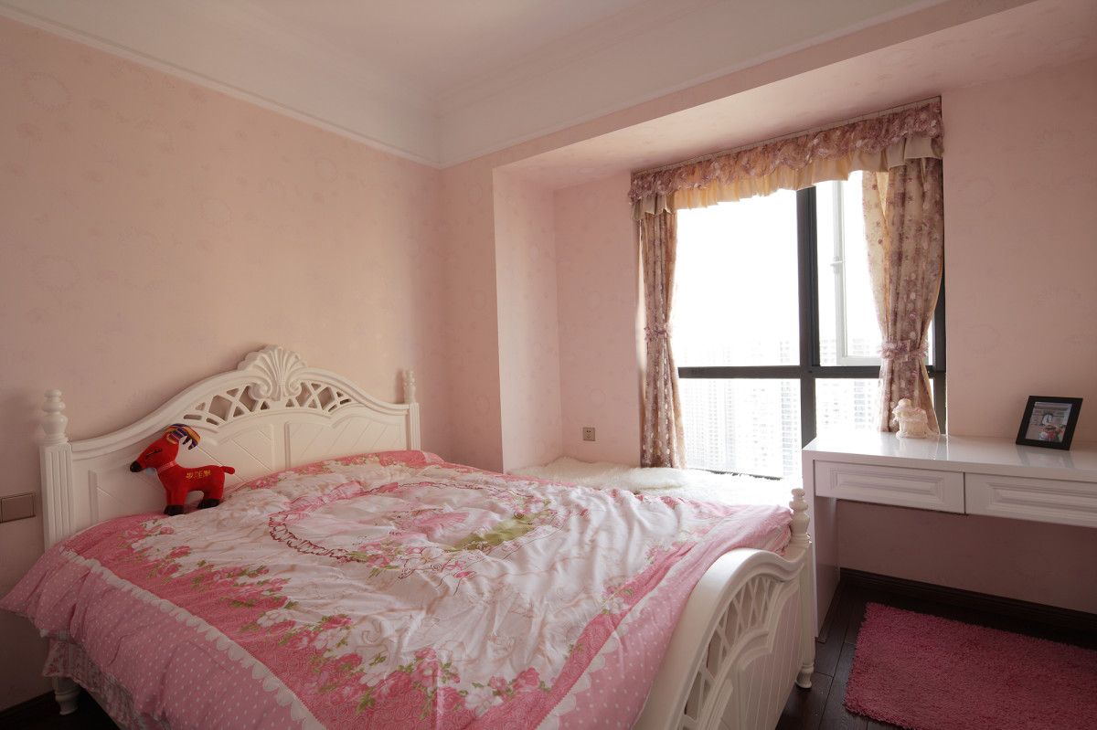 欧式 二居 小资 卧室图片来自武汉全有装饰在广电兰亭都荟---欧式风的分享