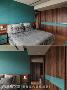 谢雅蓉设计师利用蓝色系做为空间用色，赋予大地色彩的卧室里摩登新意。