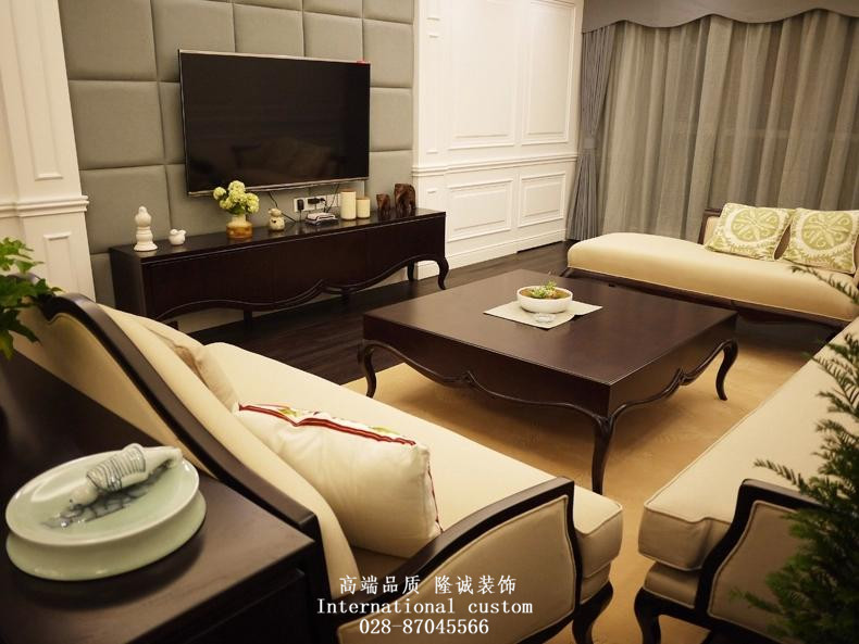 欧式 三居 白领 收纳 旧房改造 80后 小资 舒适 温馨 客厅图片来自fy1831303388在华侨城的分享