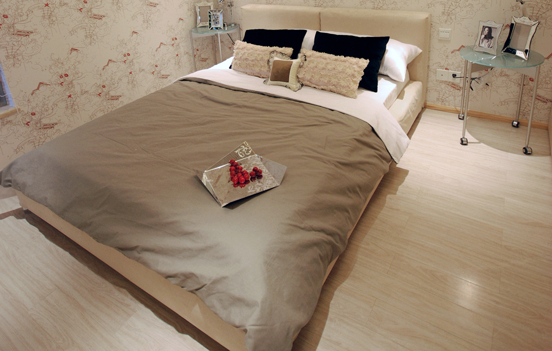 三居 现代 简约 小资 卧室图片来自重庆天地和豪装工厂店在140㎡现代简约风格三居室的分享