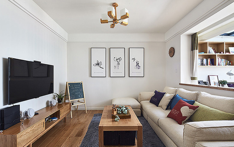 客厅图片来自家装大管家在爱上纯纯原木风 87平简约现代居的分享