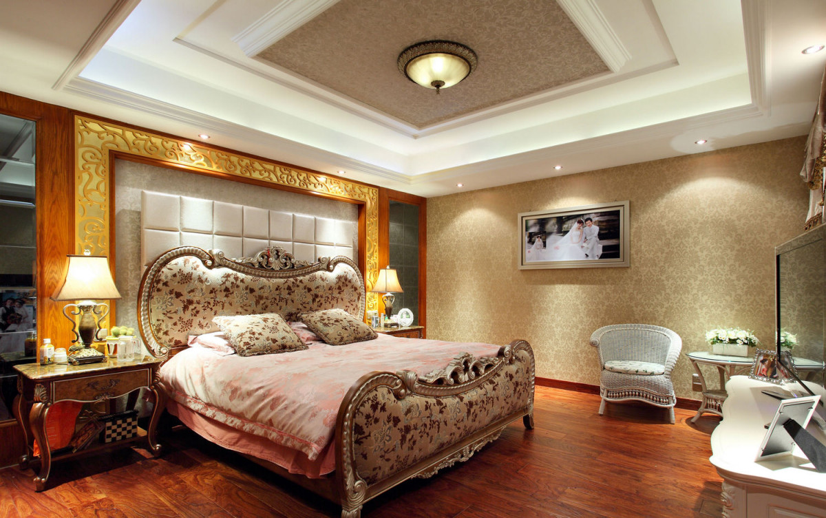 卧室图片来自北京居然元洲装饰小尼在牛驼孔雀城跃层新古典风格实景图的分享