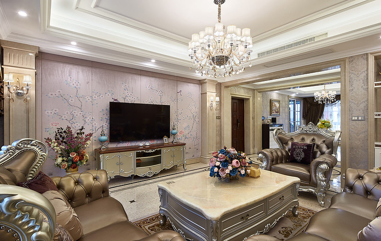 客厅图片来自家装大管家在119平欧式时尚3居 精致典雅大气的分享
