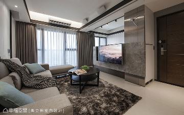 76平黑白游走 冷调时尚　