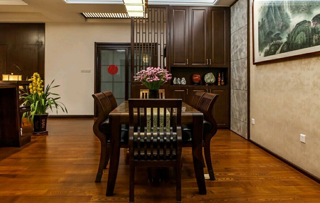 南国明珠 四居室 中式 165平 嘉年华 餐厅图片来自武汉嘉年华装饰在南国明珠的分享