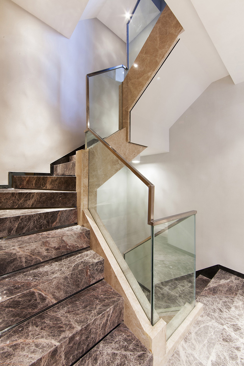别墅 混搭 收纳 楼梯图片来自张勇高级室内设计师在紫禁壹号院现代简约别墅设计案例的分享