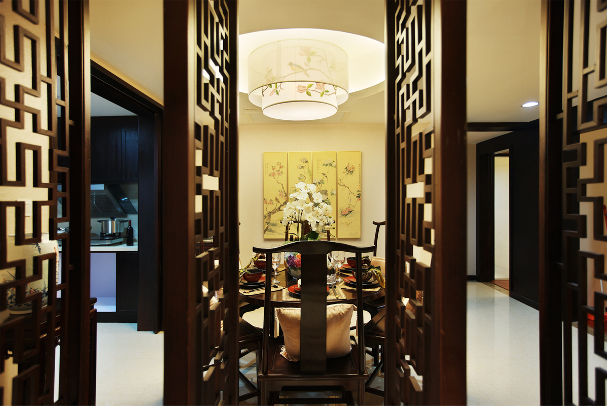 混搭 别墅 收纳 餐厅图片来自张勇高级室内设计师在紫禁壹号院中式别墅设计案例效果的分享