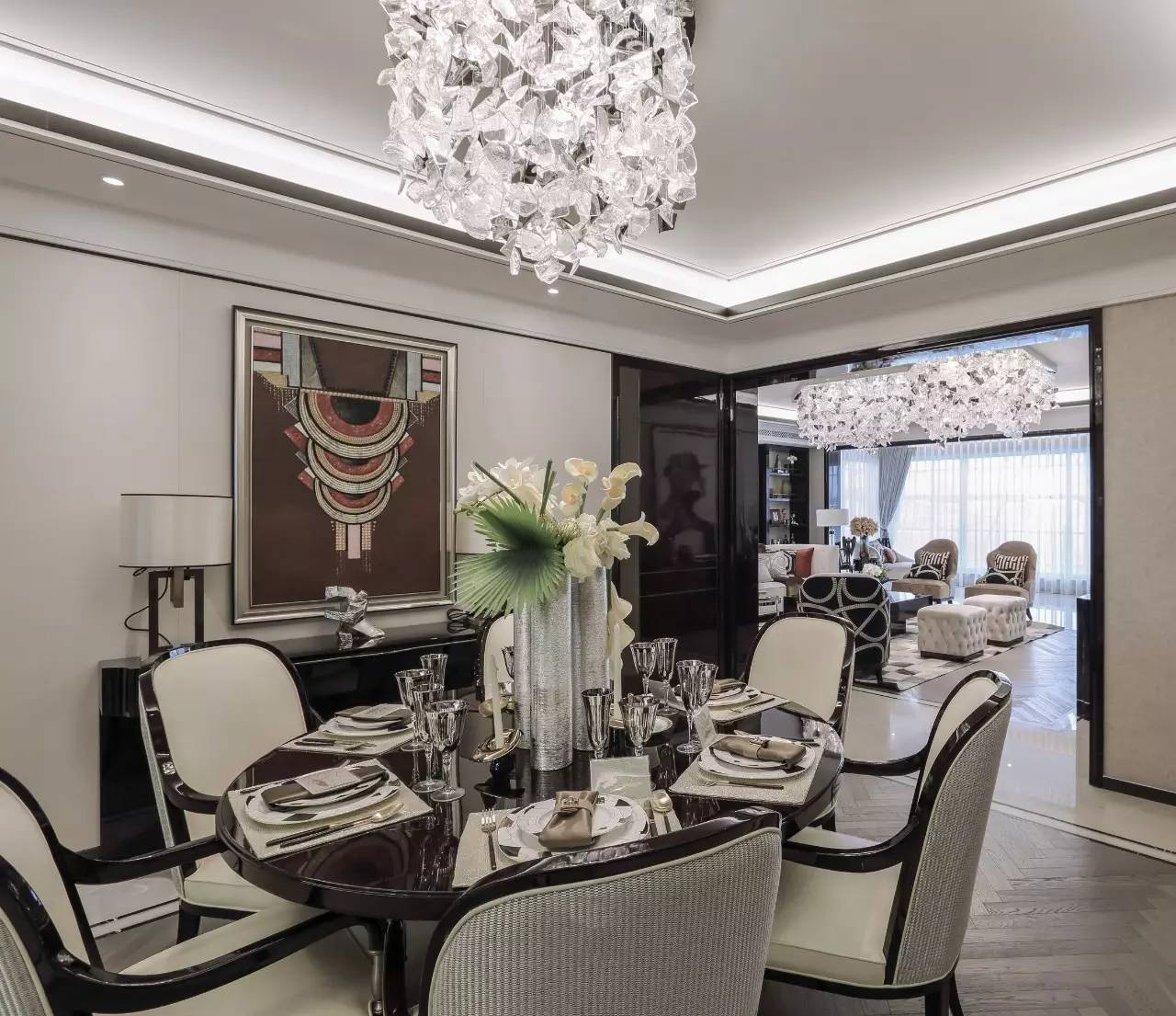 鲁能7号 别墅 新古典 餐厅图片来自别墅设计师杨洋在极尽优雅新古典-鲁能7号别墅设计的分享