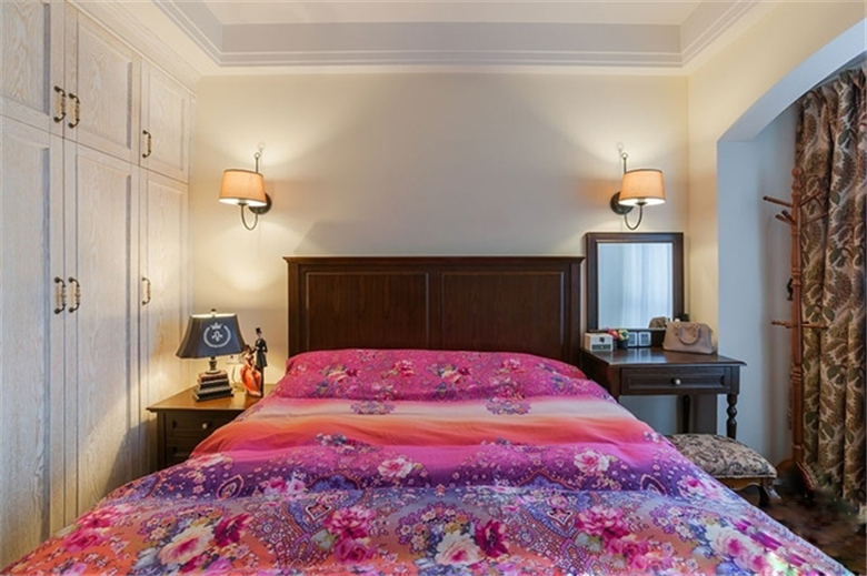 卧室图片来自安豪装饰在加侨悦山国际三居室的分享