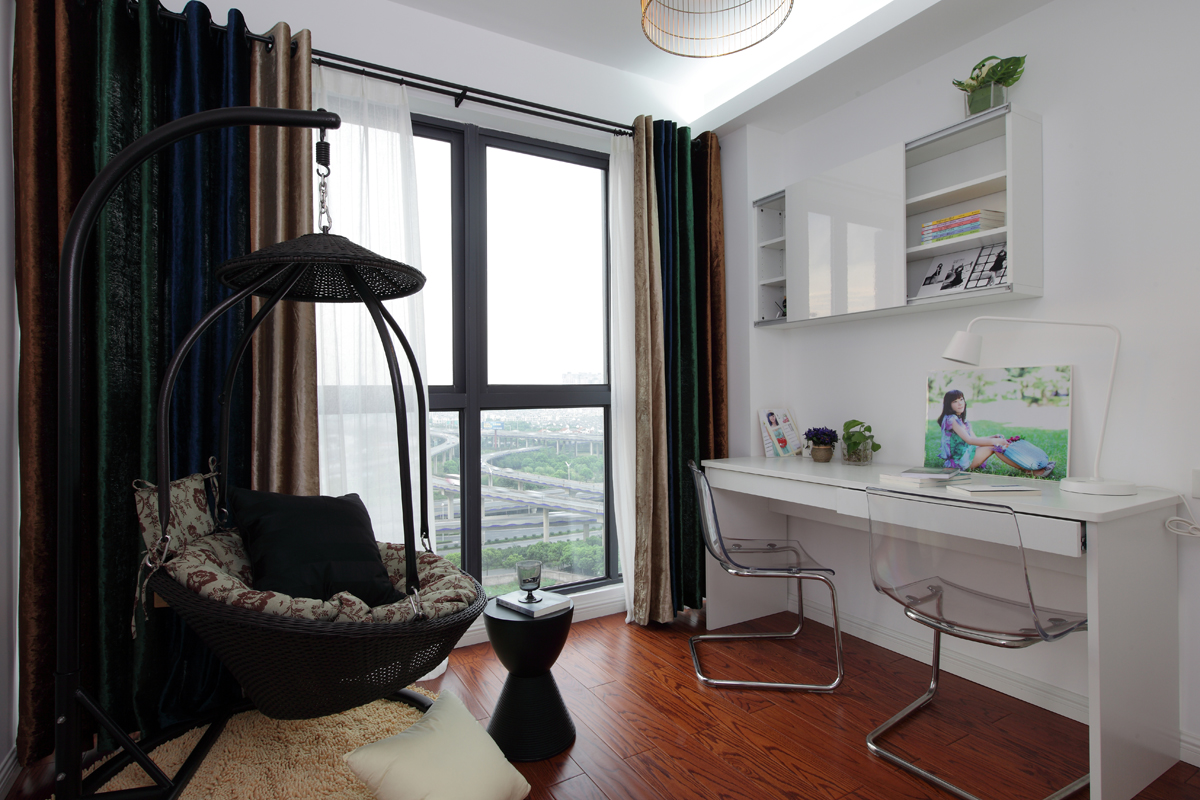 简约 现代 三居 公寓 书房图片来自张勇高级室内设计师在万科如园现代简约设计案例效果的分享