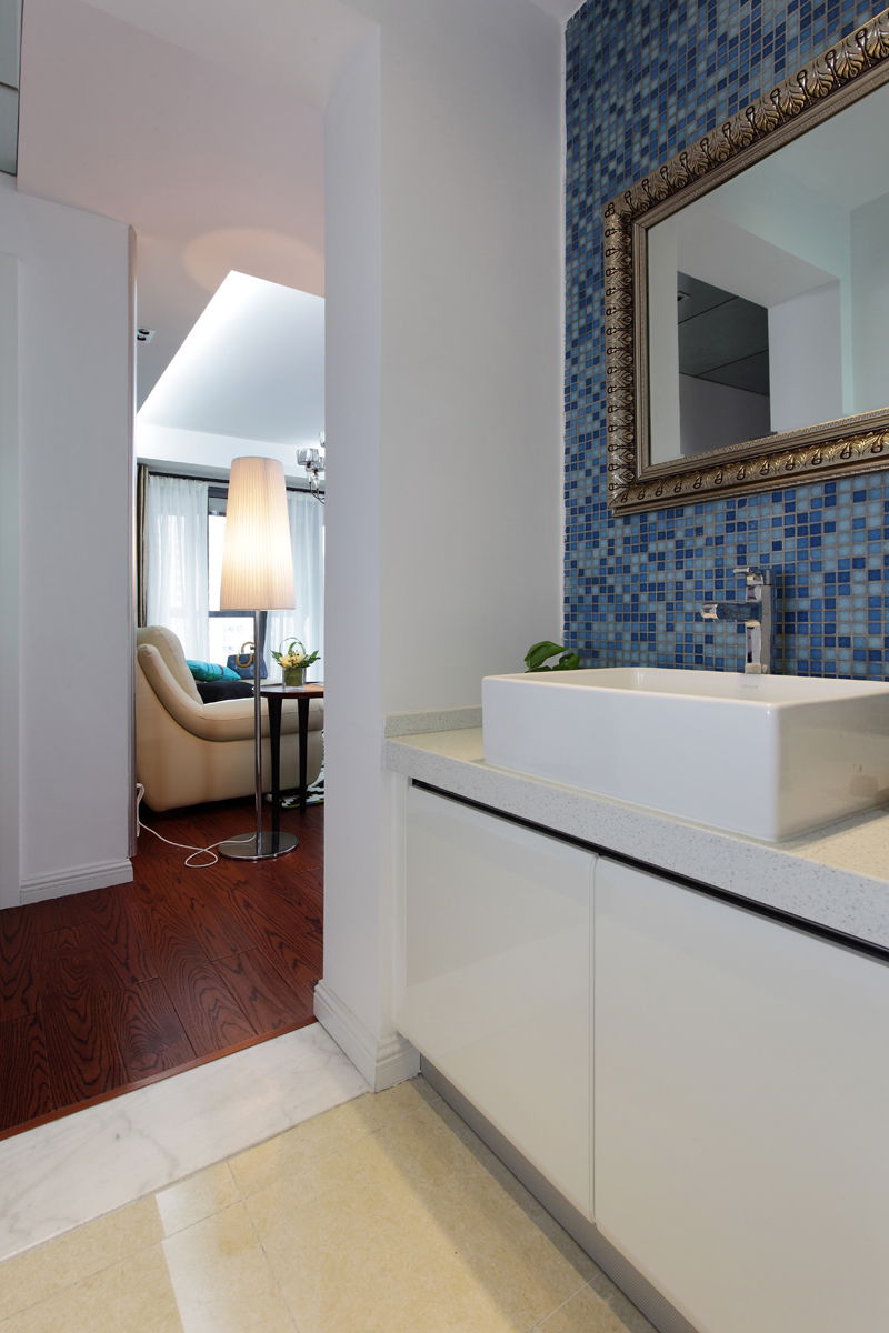 简约 现代 三居 公寓 卫生间图片来自张勇高级室内设计师在万科如园现代简约设计案例效果的分享