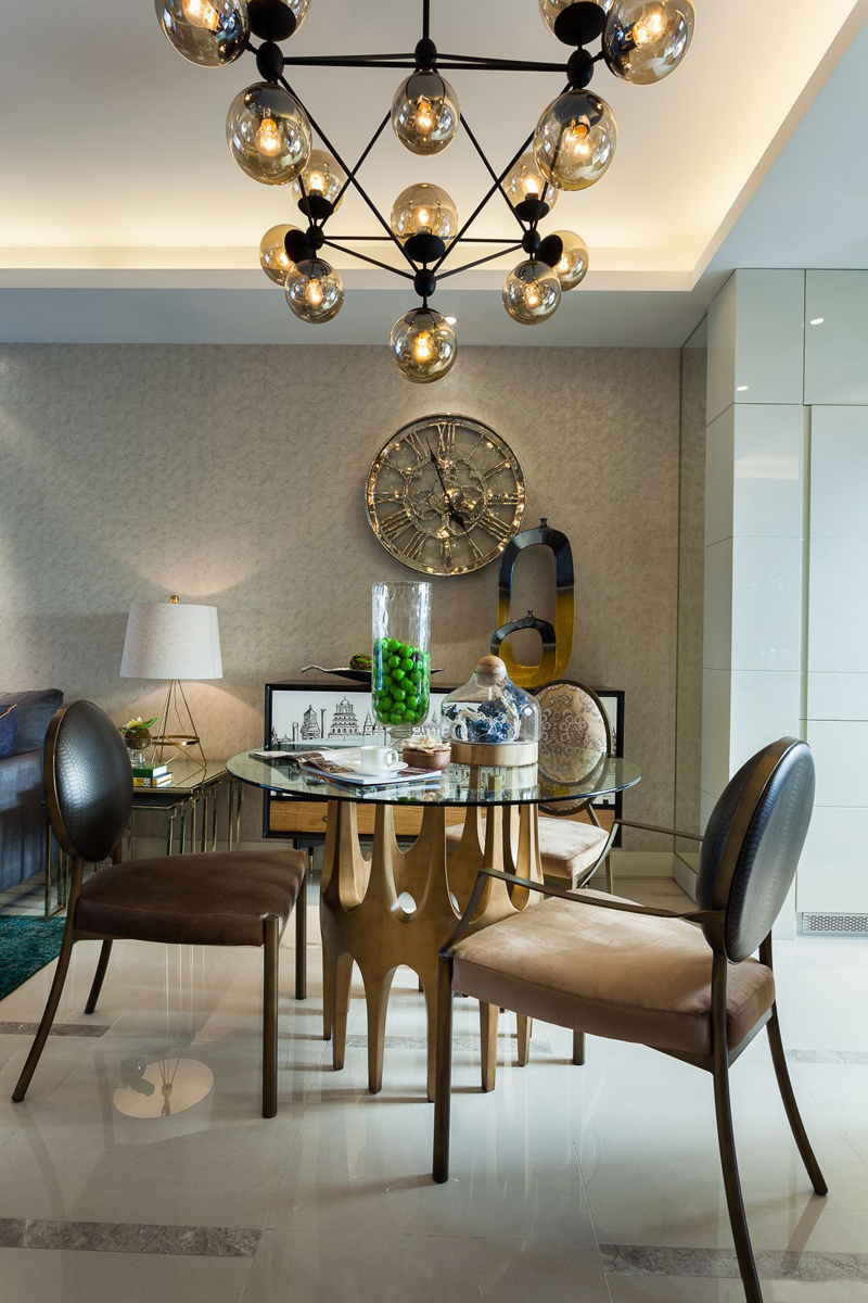 简约 现代 公寓 餐厅图片来自张勇高级室内设计师在丽景长安现代简约设计案例效果的分享