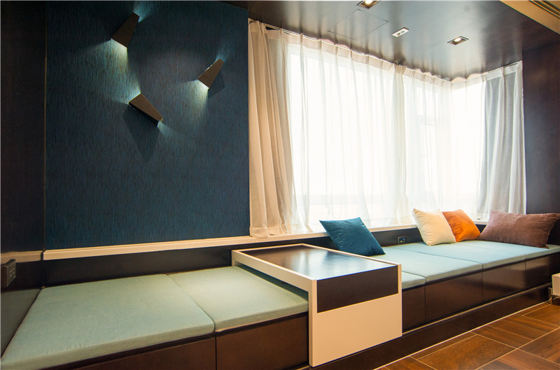 卧室图片来自JingYiPrize人居空间设计大赛在李群-逸景湾李宅的分享