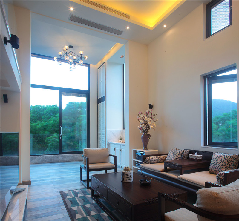 客厅图片来自JingYiPrize人居空间设计大赛在观澜湖君悦山的分享