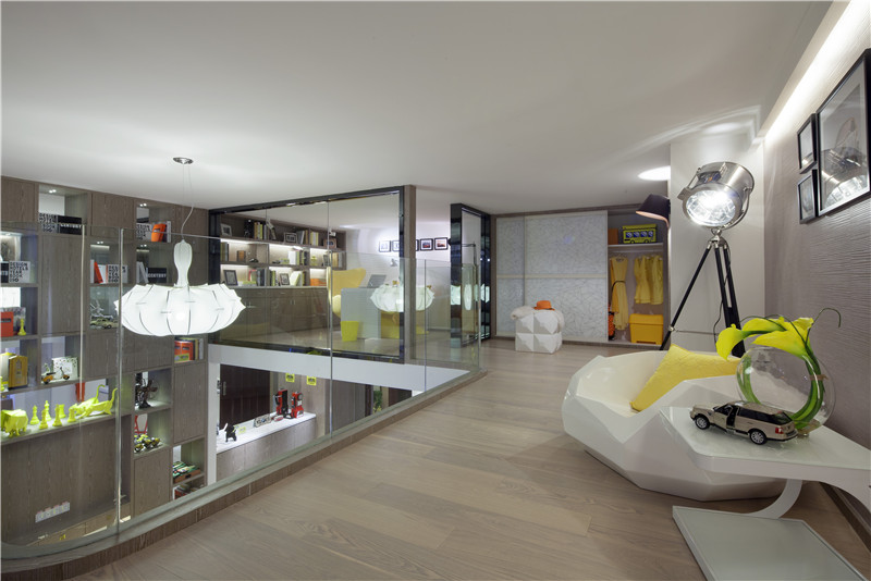 客厅图片来自JingYiPrize人居空间设计大赛在鼎峰地产梦立方样板房的分享