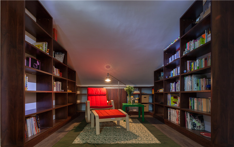 书房图片来自JingYiPrize人居空间设计大赛在【心之飞翔】的分享