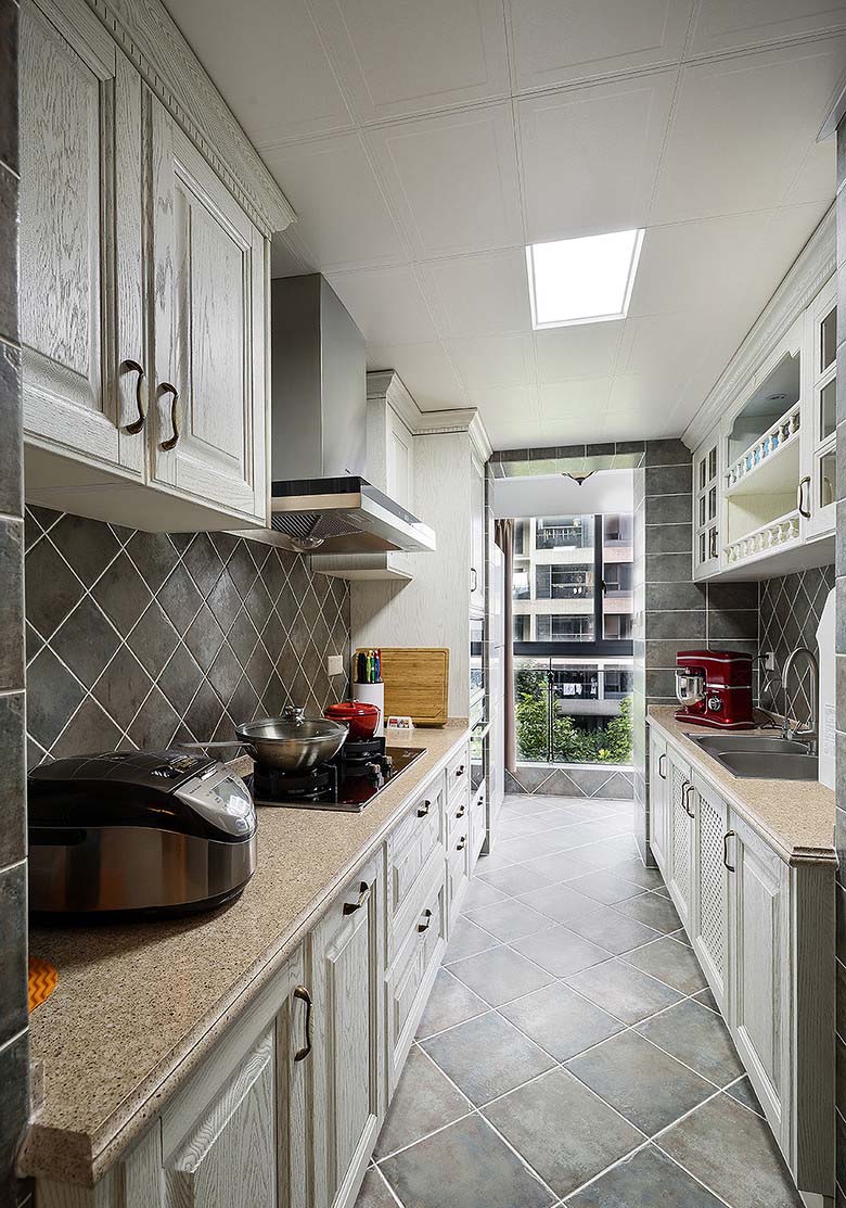 厨房图片来自家装大管家在写意生活 158平美式简约舒适3居的分享