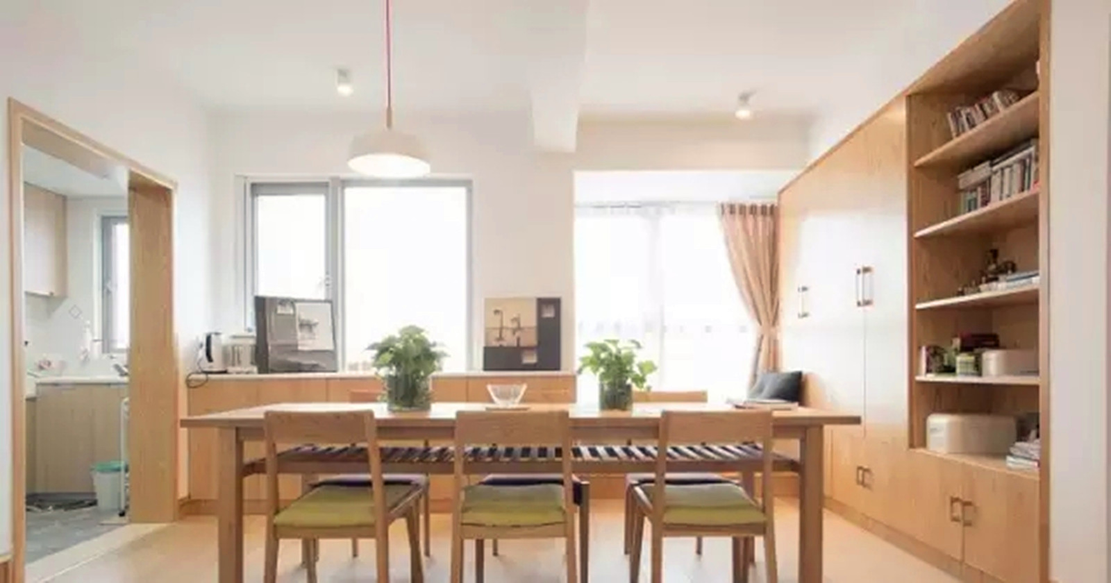 三居 极简 客厅 收纳 餐厅图片来自高度国际装饰宋增会在嘉瑞通小区120平米极简设计的分享