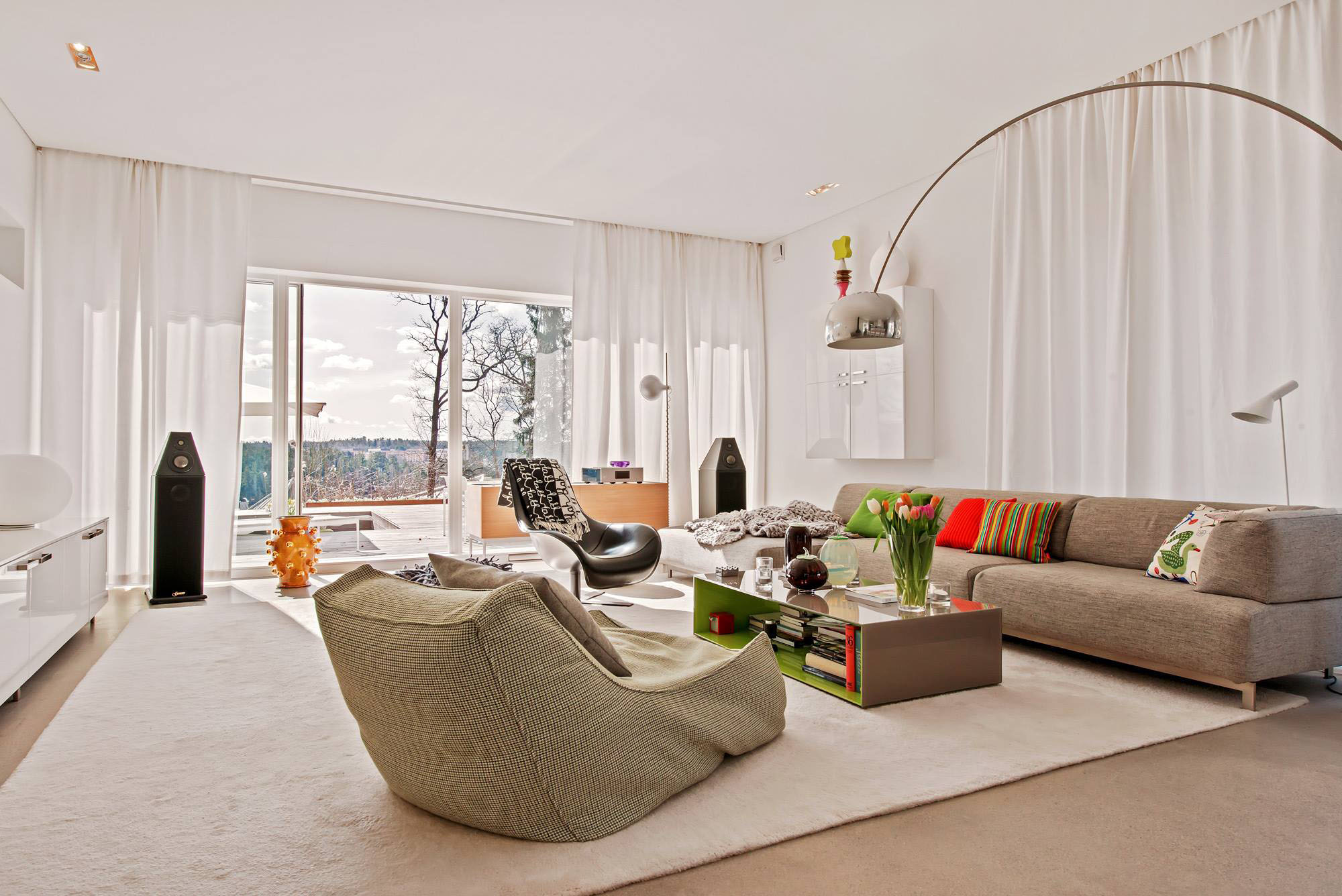 简约 现代 别墅 东亚尚院 客厅图片来自别墅设计师杨洋在东亚尚院现代简约风格设计案例的分享