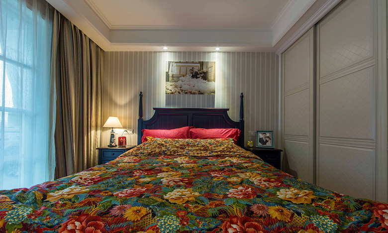 卧室图片来自家装大管家在88平地中海风格居 静谧蔚蓝港湾的分享