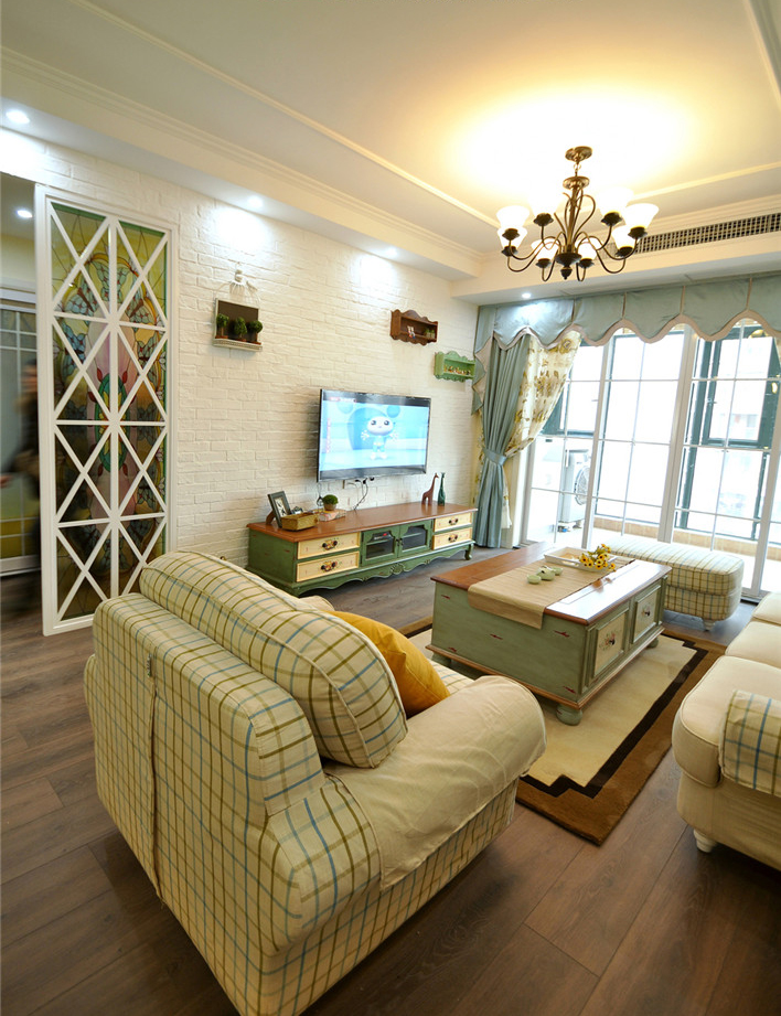 简约 田园 二居 旧房改造 客厅图片来自迈高国际设计在清新小田园的分享