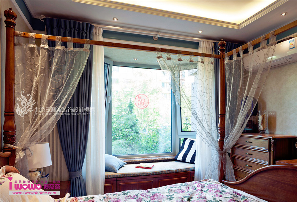 美式两居室 卧室图片来自爱窝窝精致家装机构在莱茵河畔 旧居翻新 凭添妩媚的分享