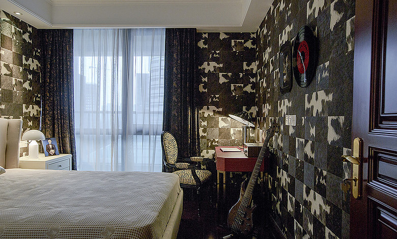 卧室图片来自家装大管家在奢华舒适空间 126平欧式混搭3居的分享