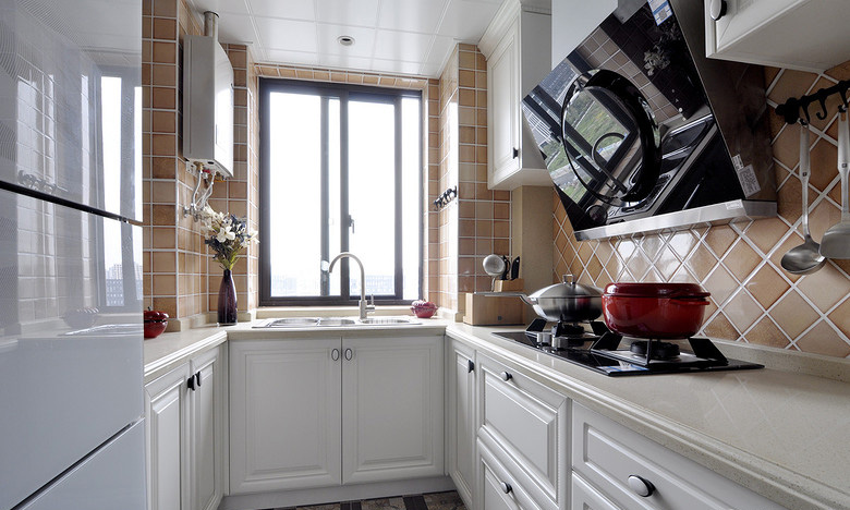 厨房图片来自家装大管家在96平现代简约居 都市层次感十足的分享