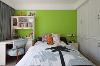 儿童房床头背景墙特别粉刷成了绿色，清新自然，鲜活有生气。