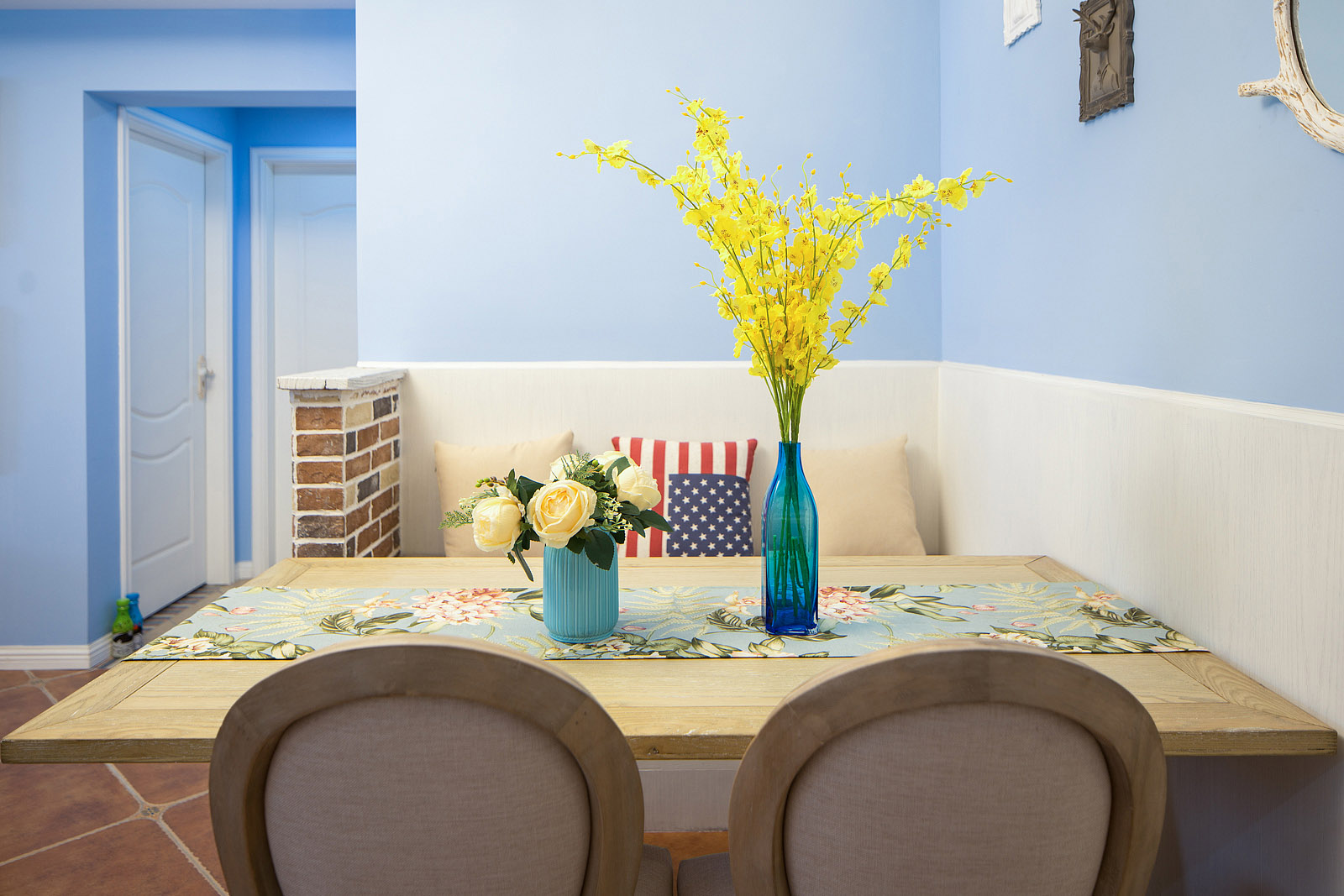 混搭 美式 餐厅图片来自成都山丘设计在七厘米蔚蓝的分享
