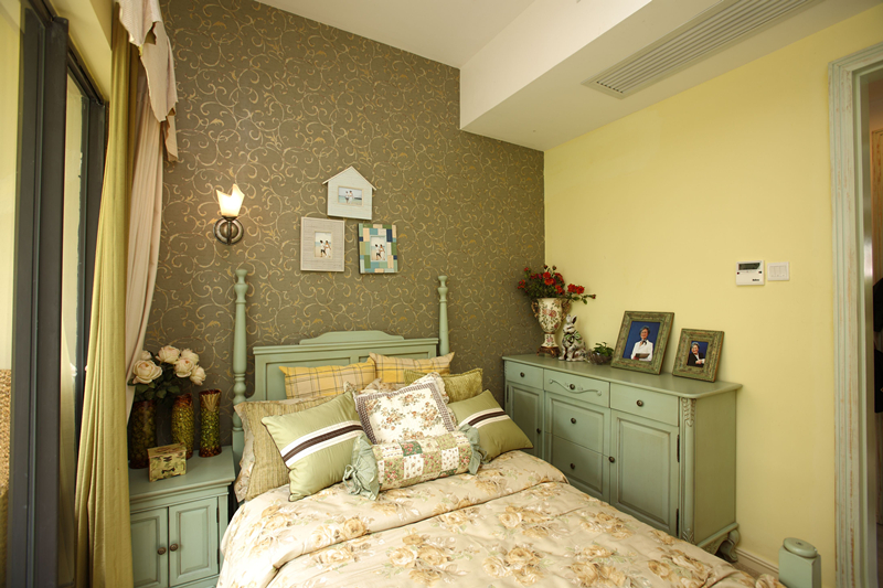 卧室图片来自兰州实创装饰在安宁庭院133㎡清新田园的分享
