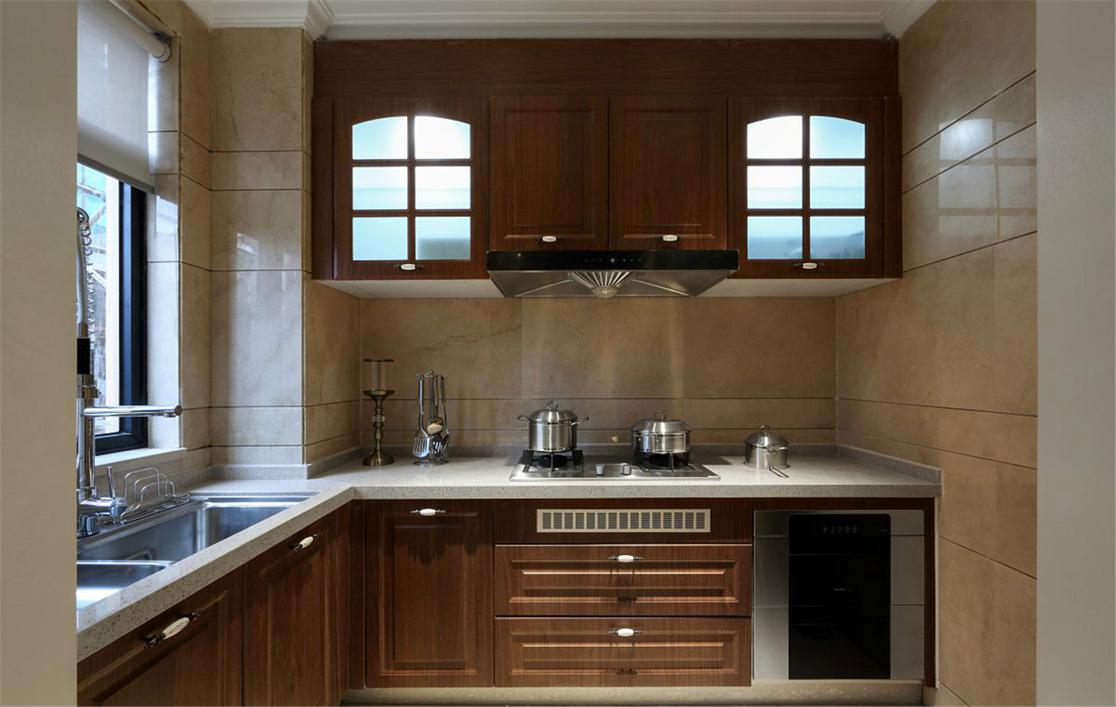 新古典 收纳 玄关 别墅 厨房图片来自张勇高级室内设计师在紫阙·天禄的分享