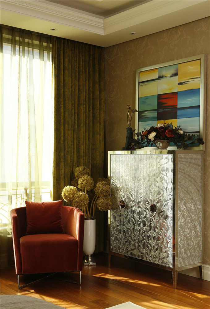 新古典 别墅 三居 客厅图片来自张勇高级室内设计师在红廷别墅新古典设计作品的分享