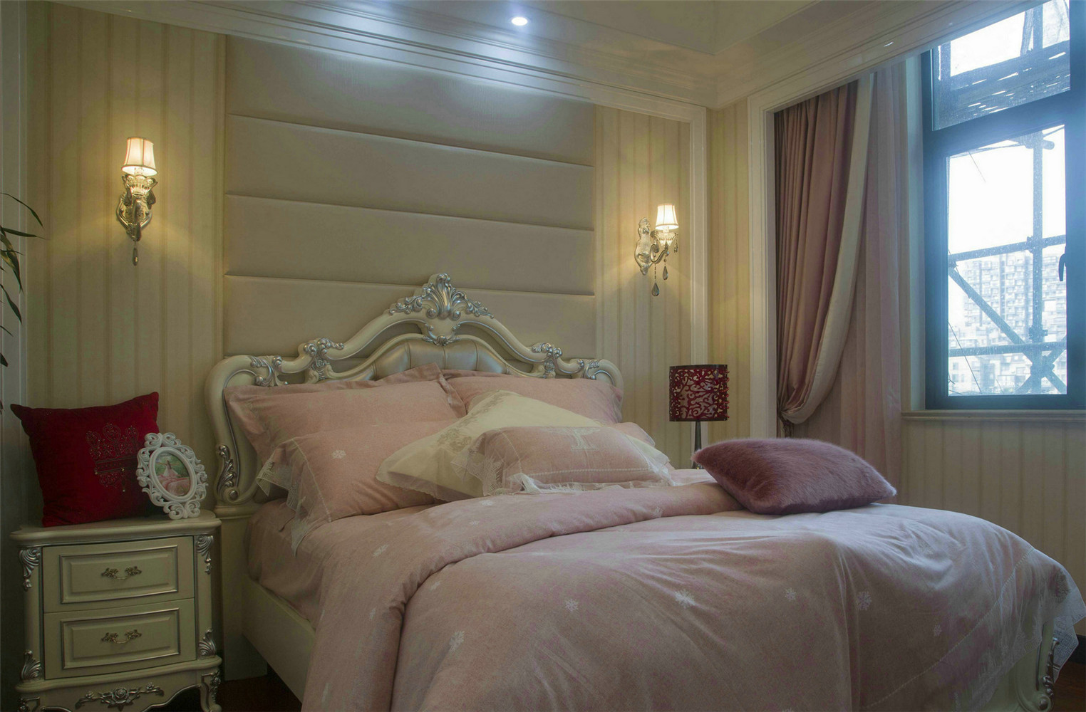 新古典 别墅 收纳 储物 卧室图片来自张勇高级室内设计师在金隅翡丽·蓝爵堡的分享