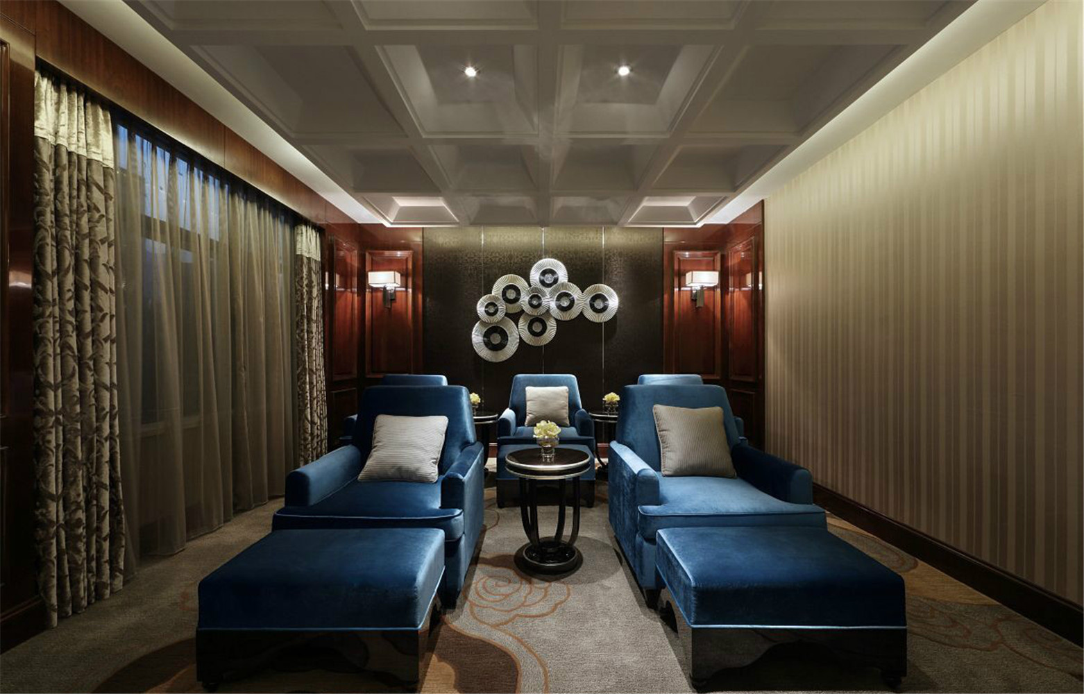 新古典 收纳 玄关 别墅 客厅图片来自张勇高级室内设计师在紫阙·天禄的分享