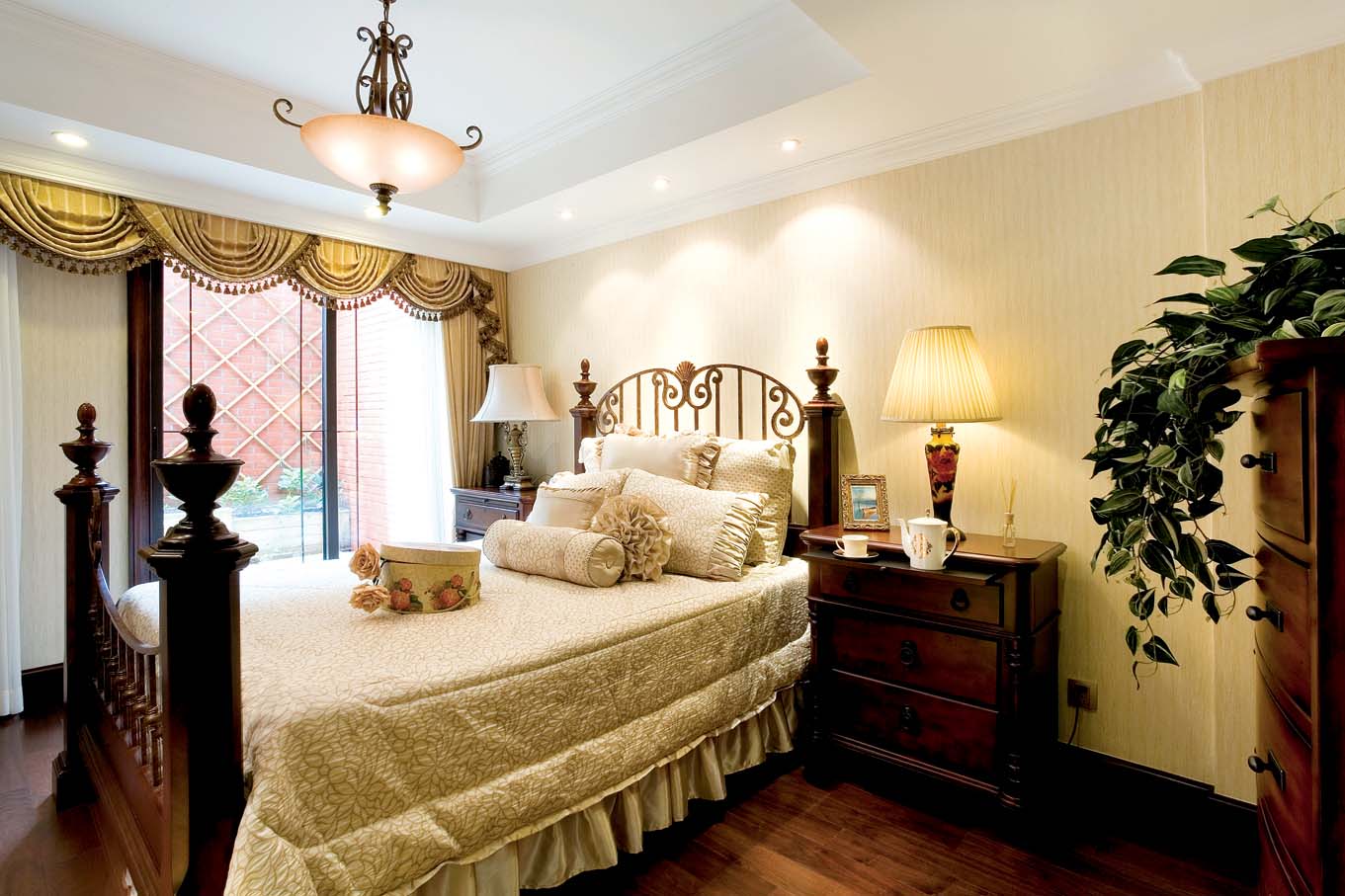 别墅 美式 卧室图片来自天津京尚装饰在京尚装饰-正荣-美式别墅202㎡的分享