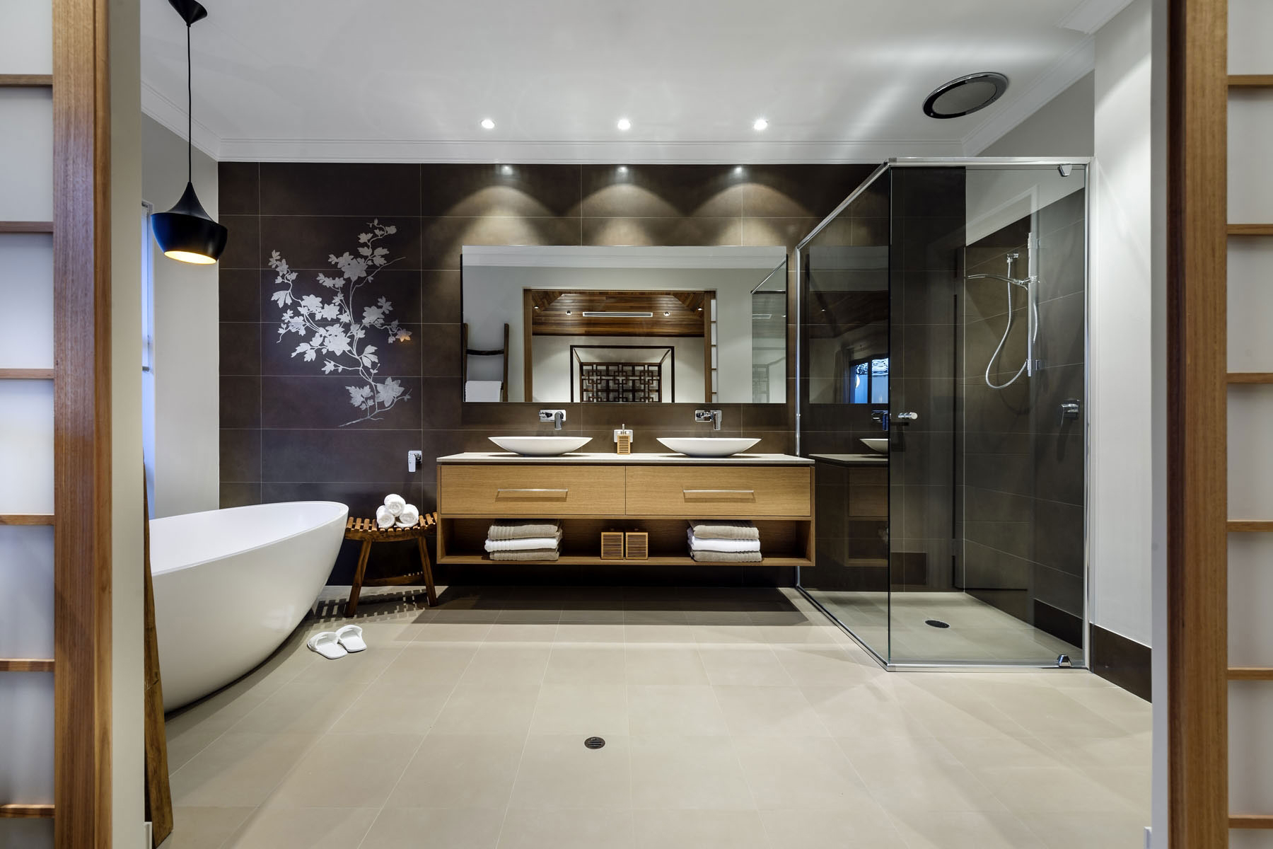 长海御墅 现代中式 别墅 卫生间图片来自别墅设计师杨洋在长海御墅中式现代装修设计效果的分享
