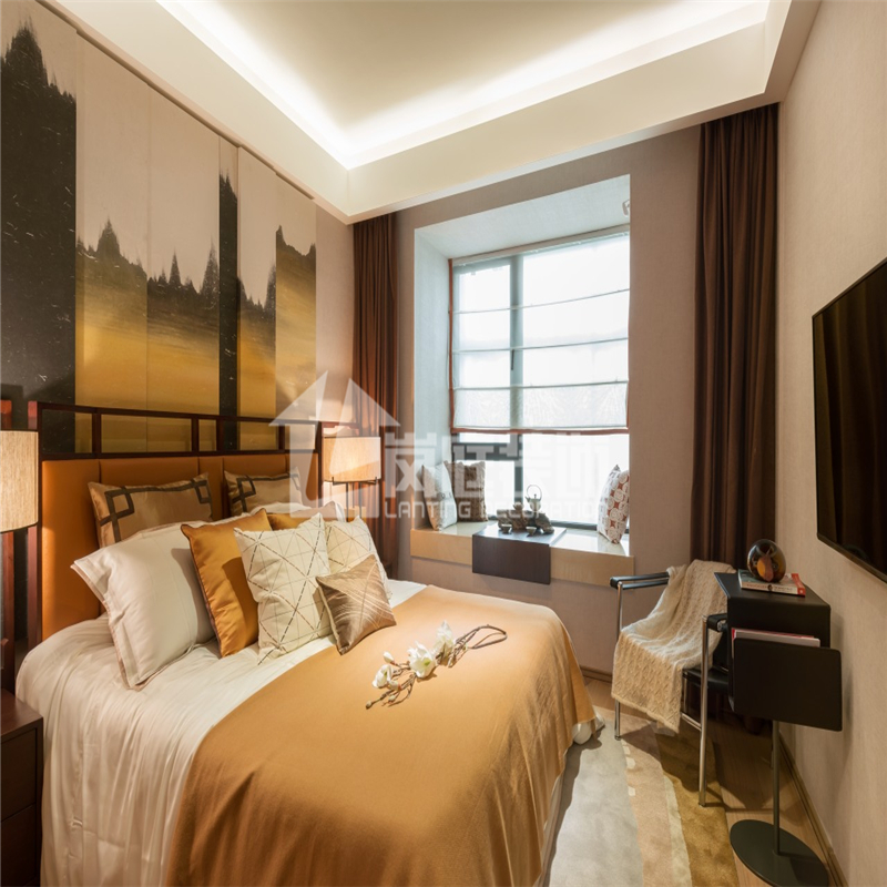 简约 三居 白领 舒适 整装 卧室图片来自岚庭家居在绿地中央广场 125m²  简约的分享